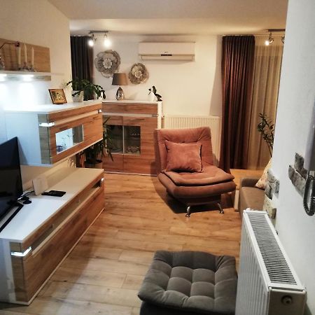 Apartmán Galeria Stastie Senec Exteriér fotografie