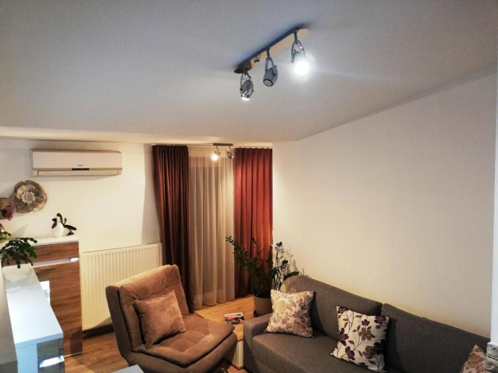 Apartmán Galeria Stastie Senec Exteriér fotografie