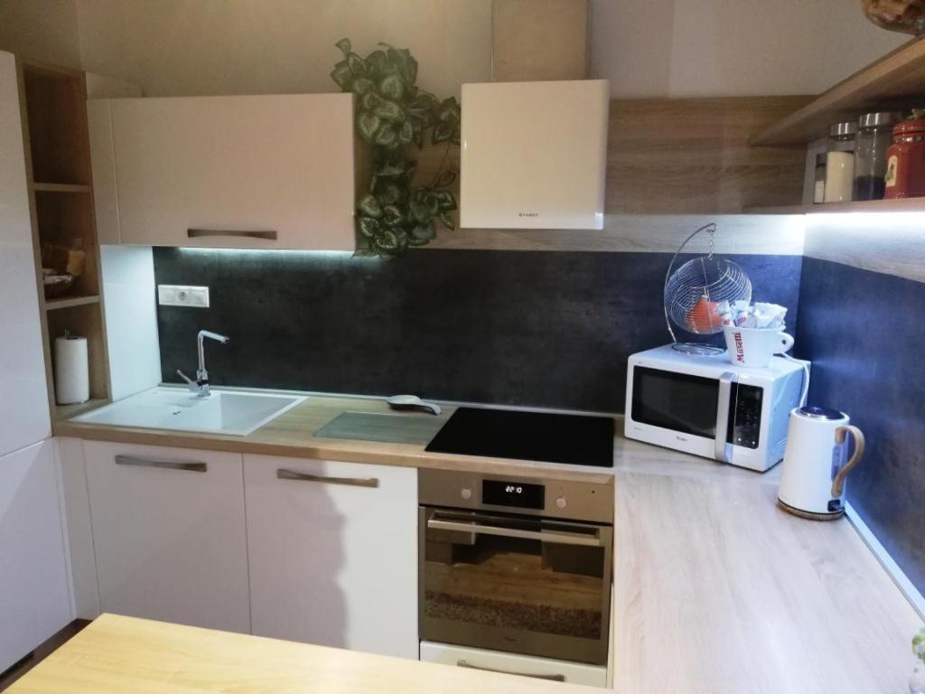 Apartmán Galeria Stastie Senec Exteriér fotografie