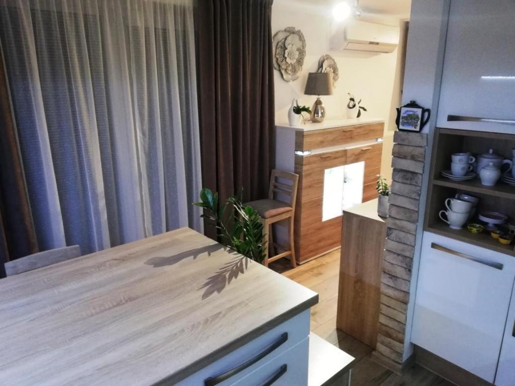 Apartmán Galeria Stastie Senec Exteriér fotografie