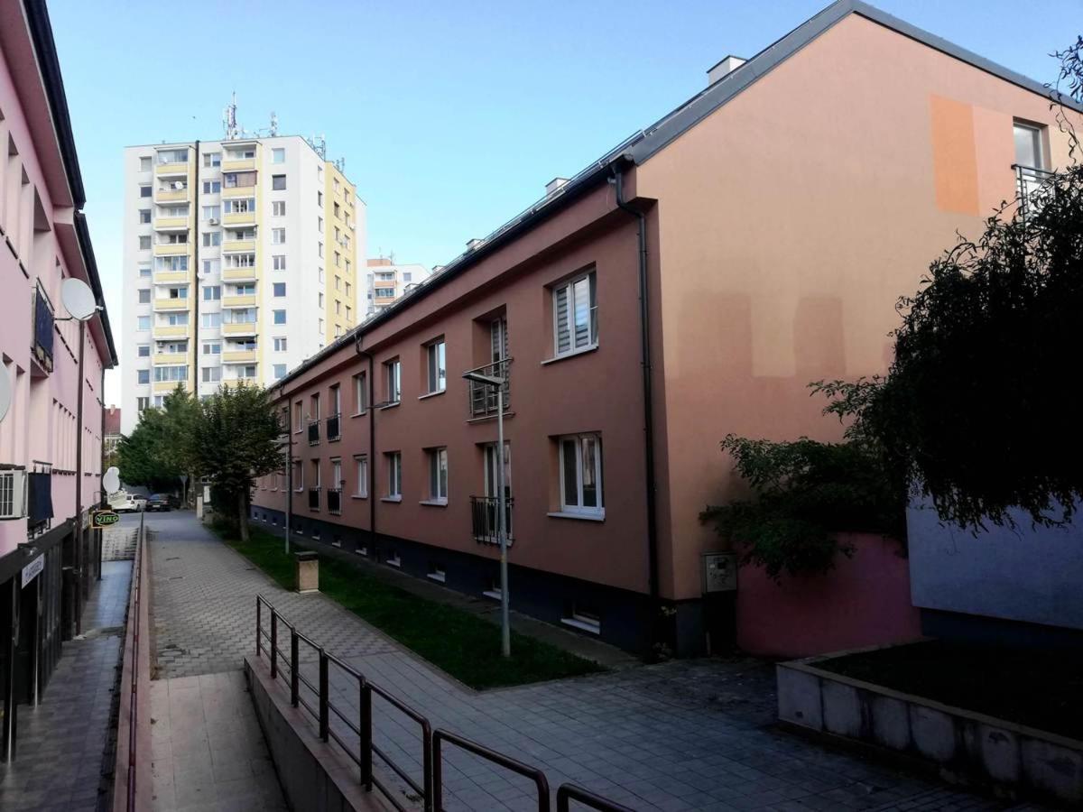 Apartmán Galeria Stastie Senec Exteriér fotografie